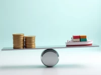 Global Rate Cuts Present Risks and Gains for Chinas Exporters