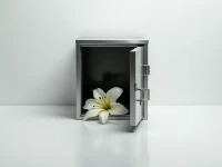 广东小区快递柜惊现男尸物流安全敲响警钟