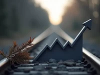 US Rail Freight Decline Sparks Yearend Logistics Worries